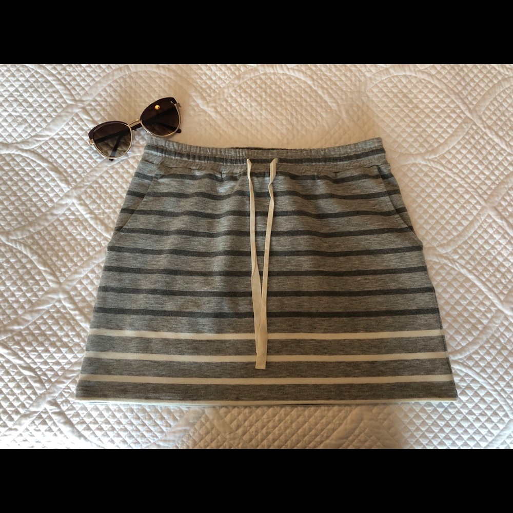 2/$15 Loft Cotton Mini Skirt